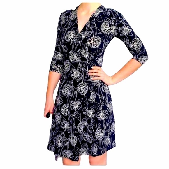 BANANA REPUBLIC Black & White Floral Wrap Dress Wrinkle Resistant Goth NWOT - Picture 13 of 15